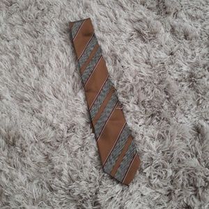 Vintage Gucci 100% silk tie
